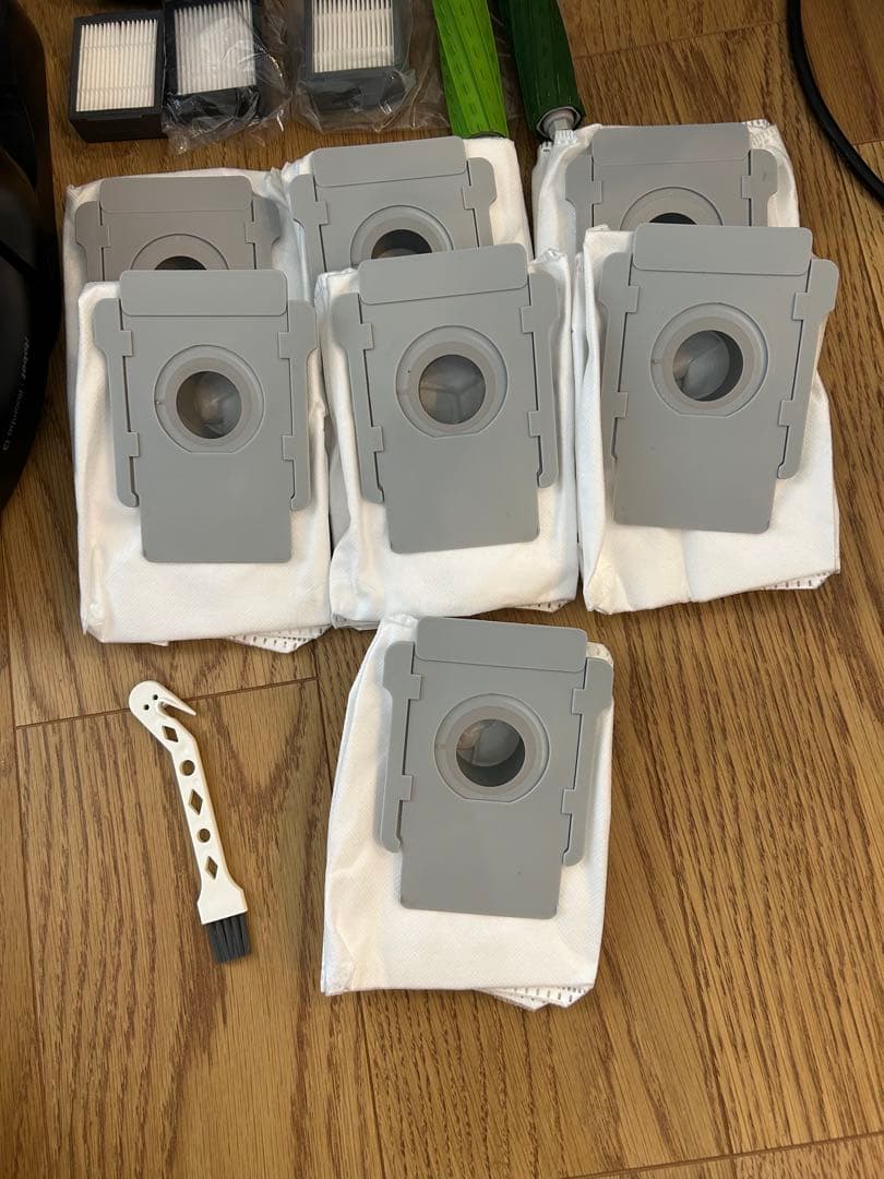 新品パーツ多数　ルンバ i3+ ロボット掃除機 アイロボット クリーンベース