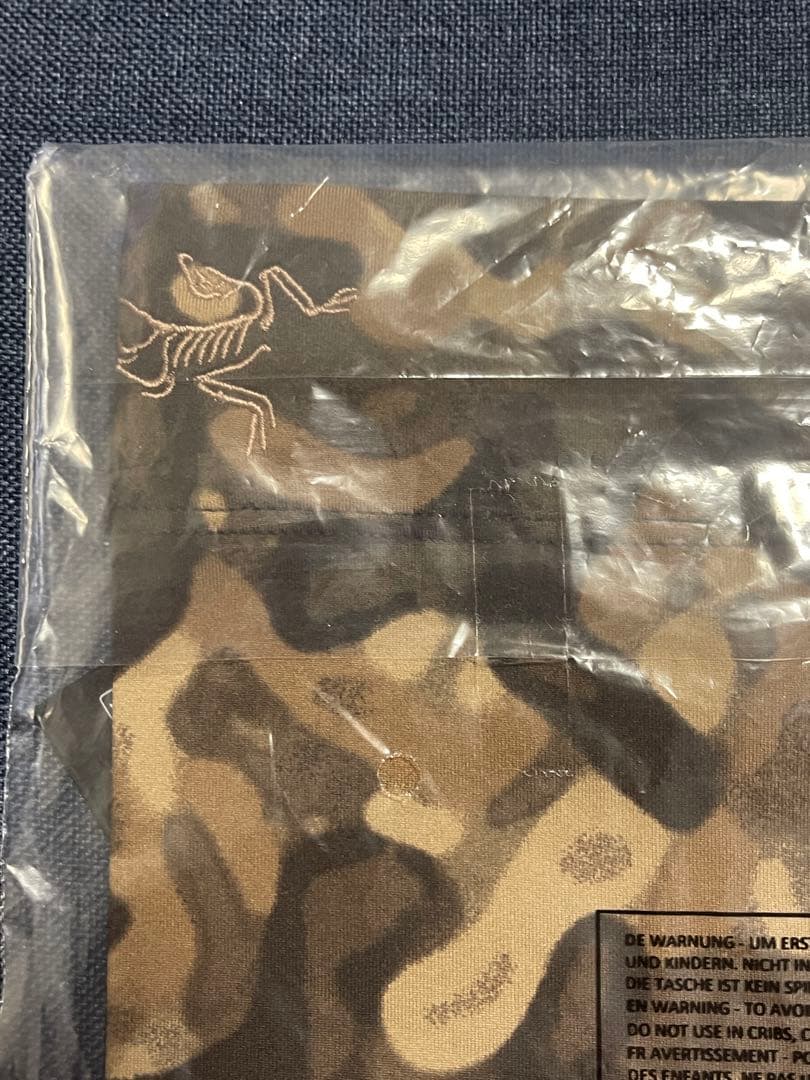 【新品】アークテリクス ネックゲイター Carob Grottoflage