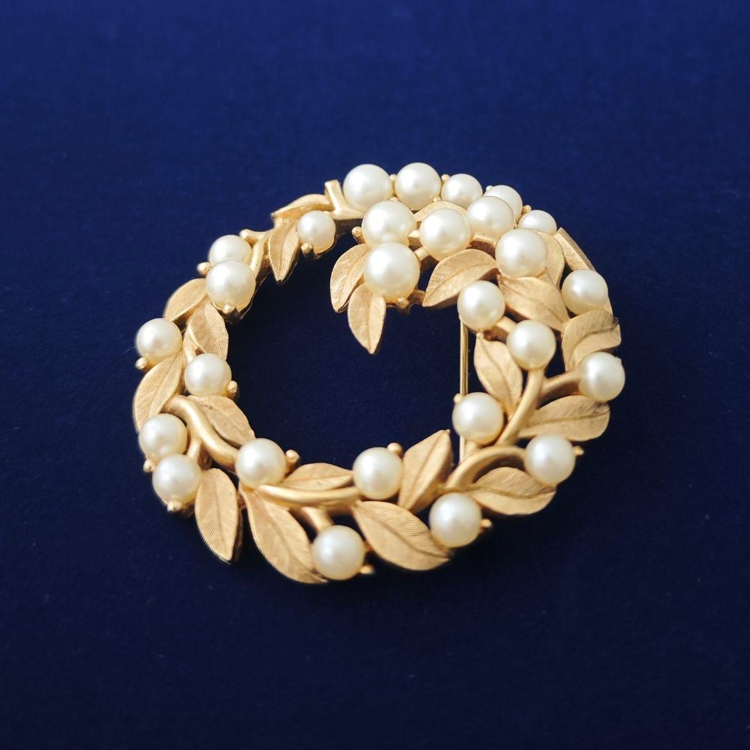 ヴィンテージtrifari パール＆リーフ　リースブローチ　crownトリファリ