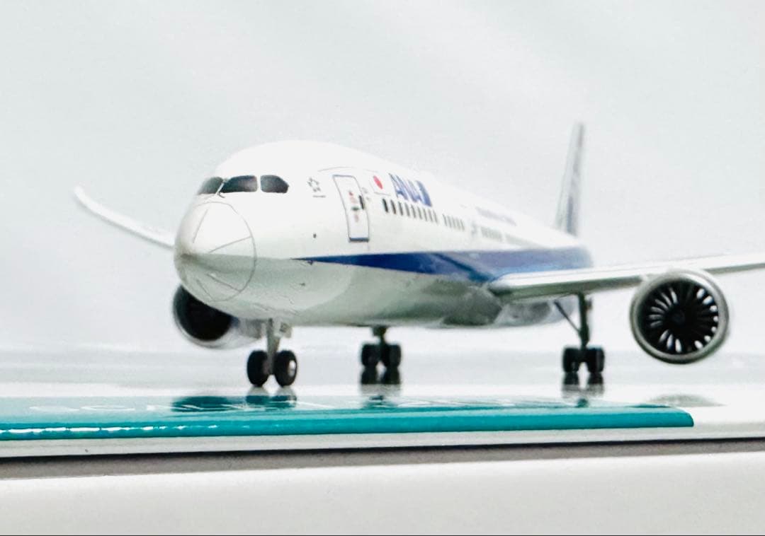 全日空商事 1/200 B787-9 inflight wing NH20168