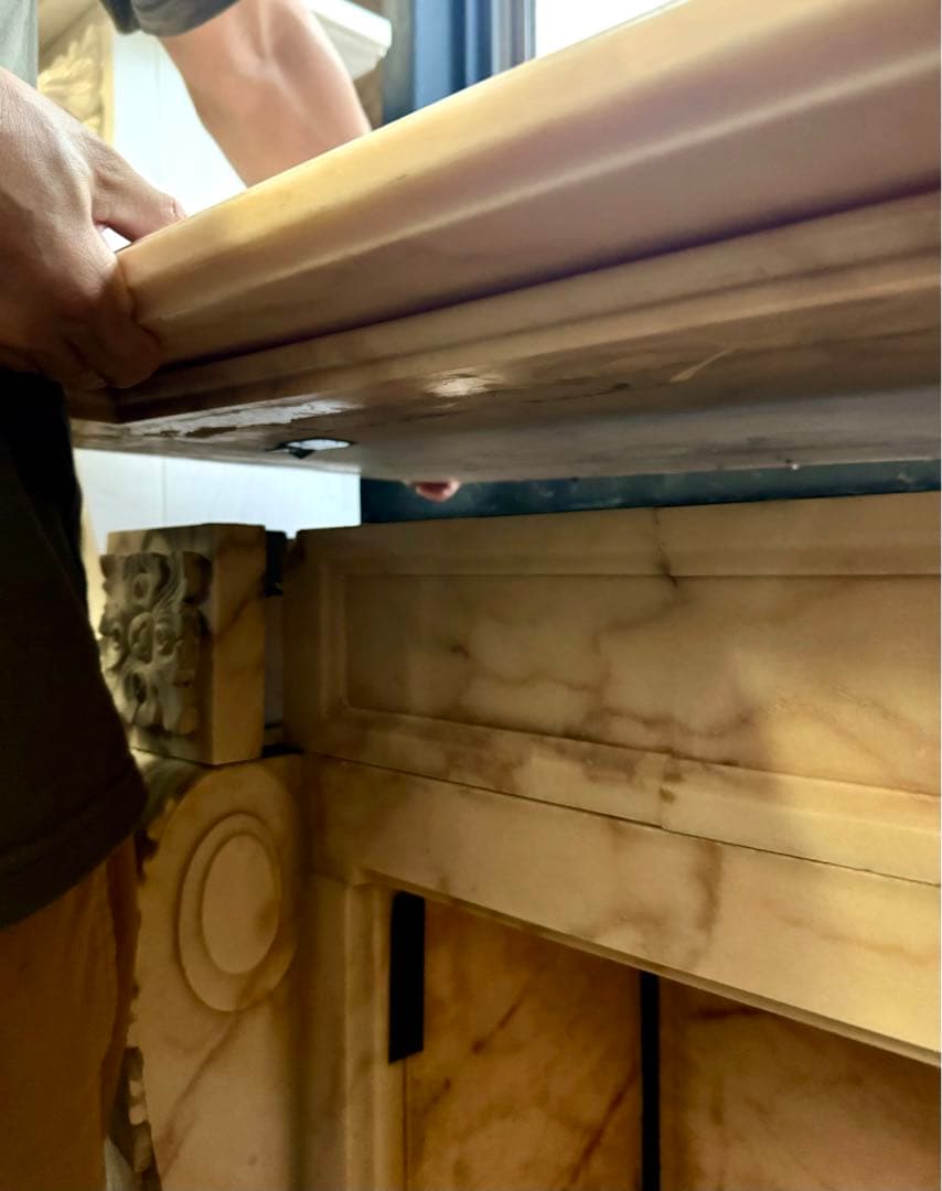 大理石製 マントルピース アイボリー系 彫刻装飾 アンティーク 幅150×高91