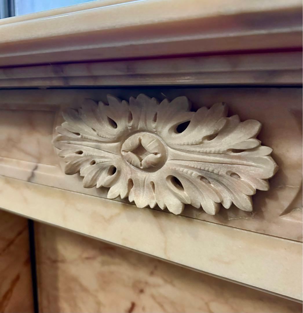 大理石製 マントルピース アイボリー系 彫刻装飾 アンティーク 幅150×高91