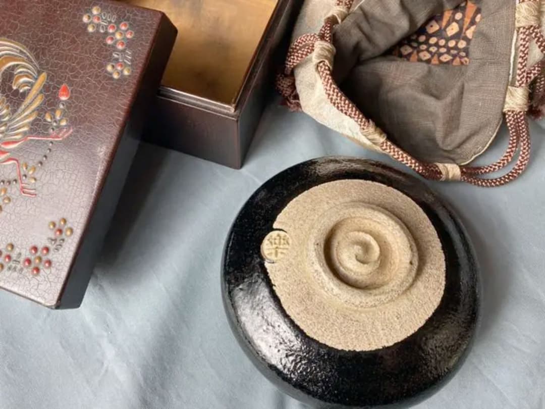 【土蔵整理07】黒楽　平茶碗　木箱入り