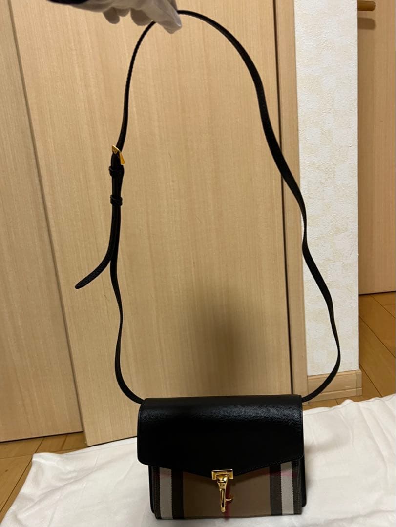 ［大幅値下げ中1/29まで］BURBERRY ショルダーバッグ