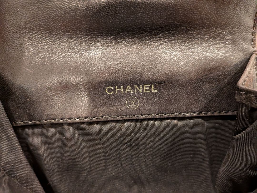 美品✨️CHANEL キャビアスキン 二つ折り財布 ブラック コンパクト 箱付