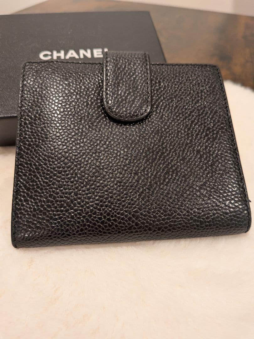 美品✨️CHANEL キャビアスキン 二つ折り財布 ブラック コンパクト 箱付