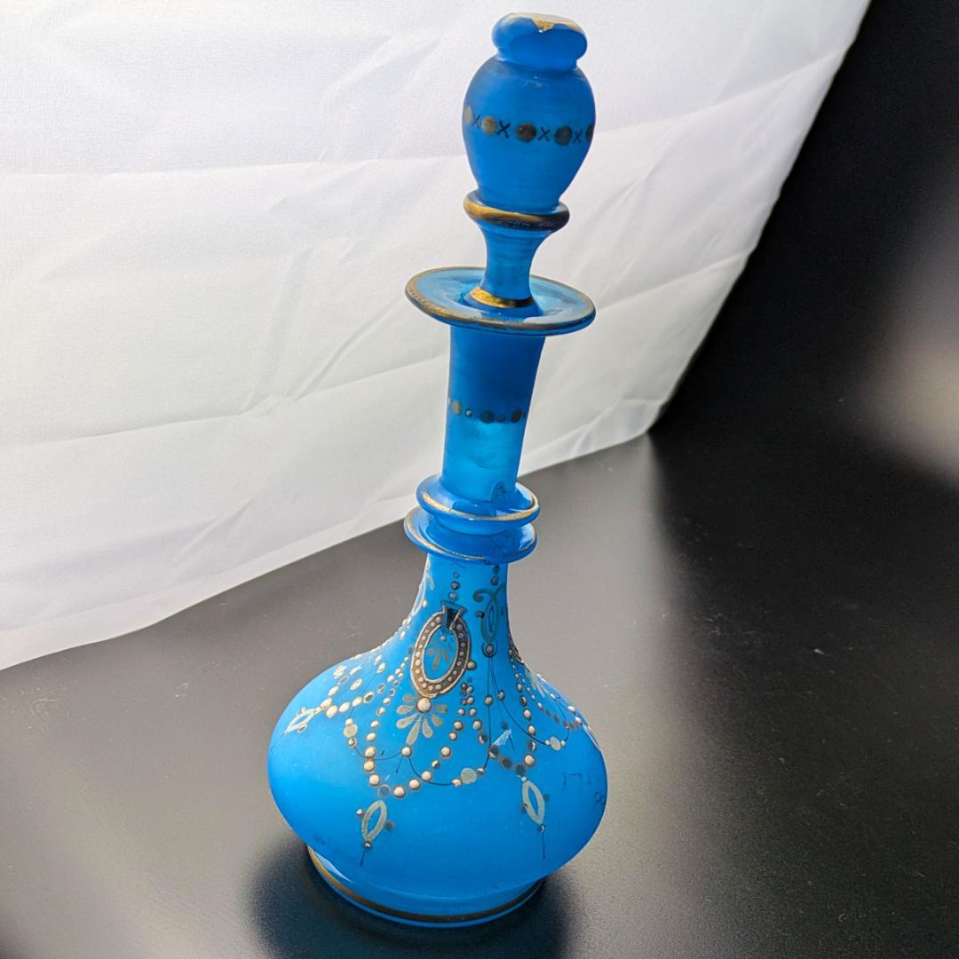 オールドバカラ 青オパーリンガラス 大型香水瓶 エナメル＆金彩ジュエル紋