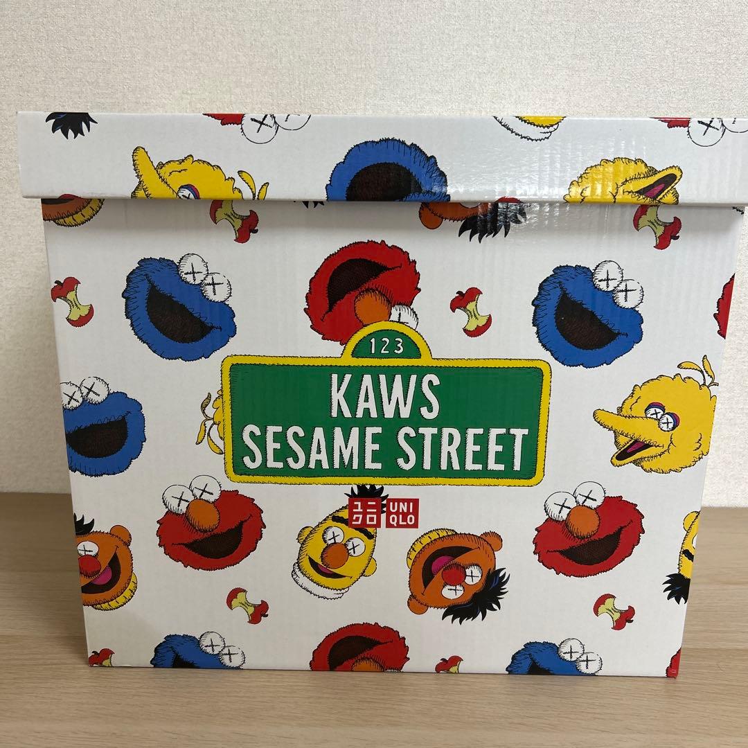 KAWS セサミストリート　UNIQLO ぬいぐるみ