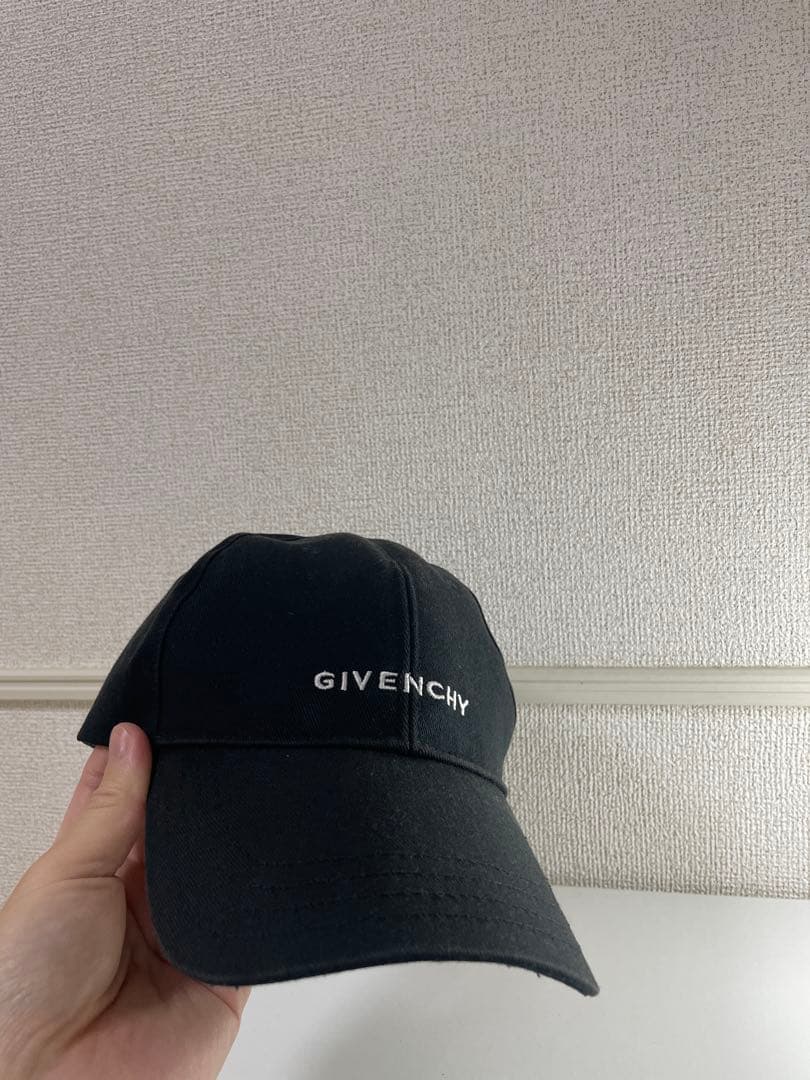 【1/12(月)12:10大幅値下げ】GIVENCHY ブラック キャップ