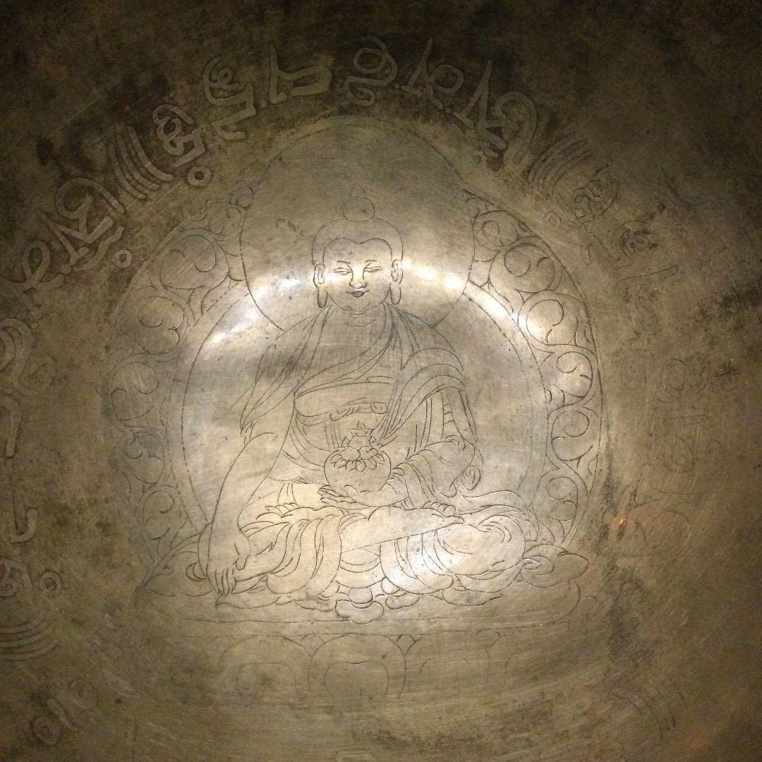 まーまーでっかいアンティークオールドシンギングボウル チベタン仏陀　23.5cm