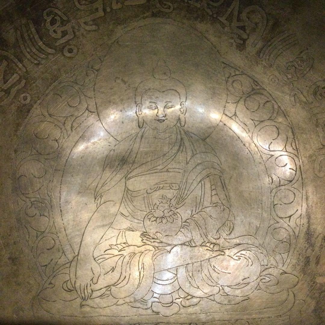 まーまーでっかいアンティークオールドシンギングボウル チベタン仏陀　23.5cm