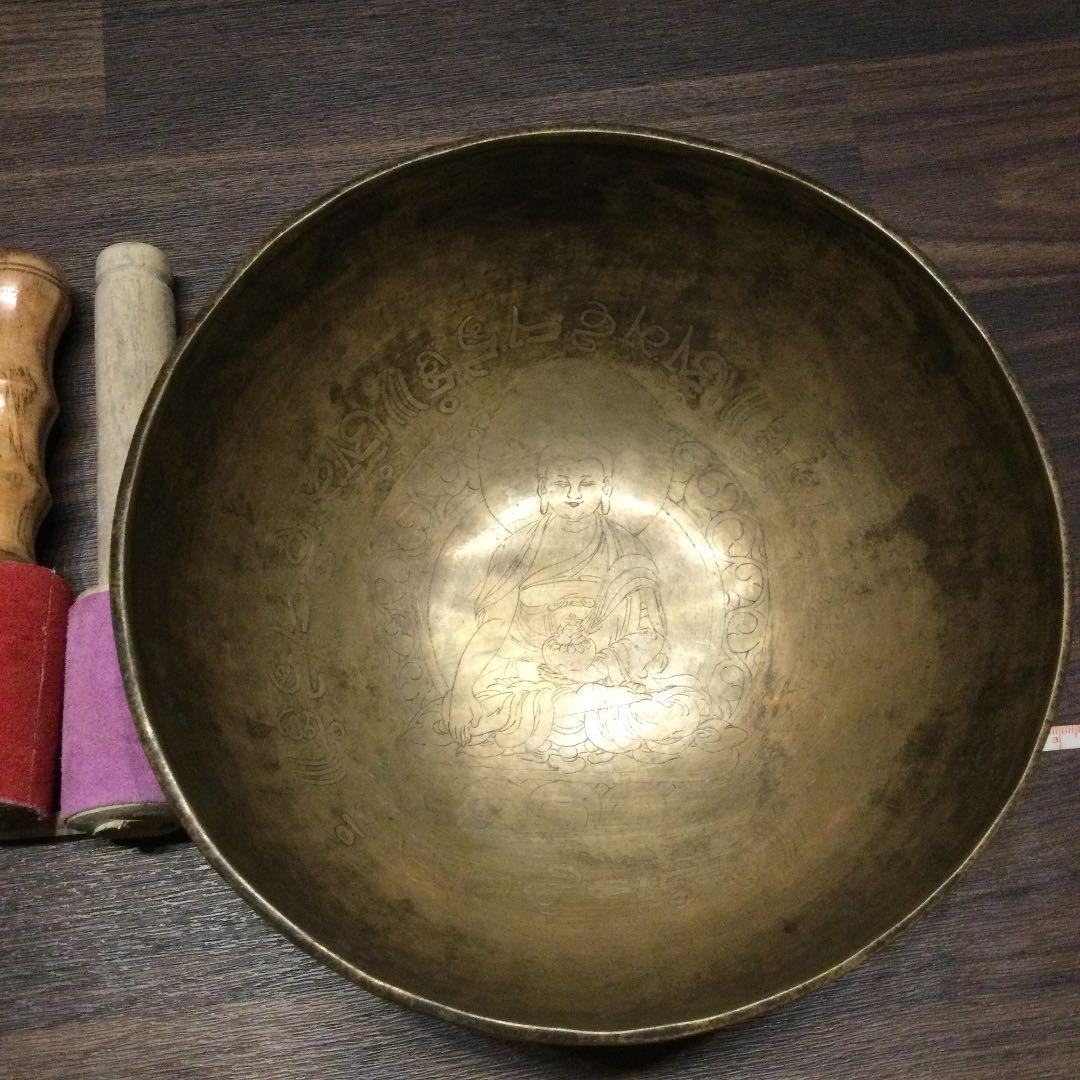 まーまーでっかいアンティークオールドシンギングボウル チベタン仏陀　23.5cm