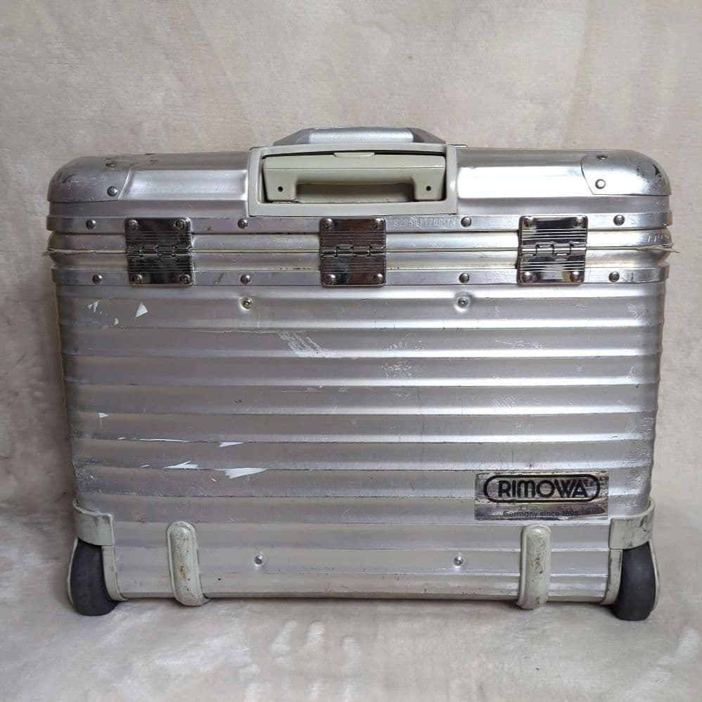 リモワ パイロットキャリーケース アルミ 2輪 トラベルバッグ 廃盤モデル 中古