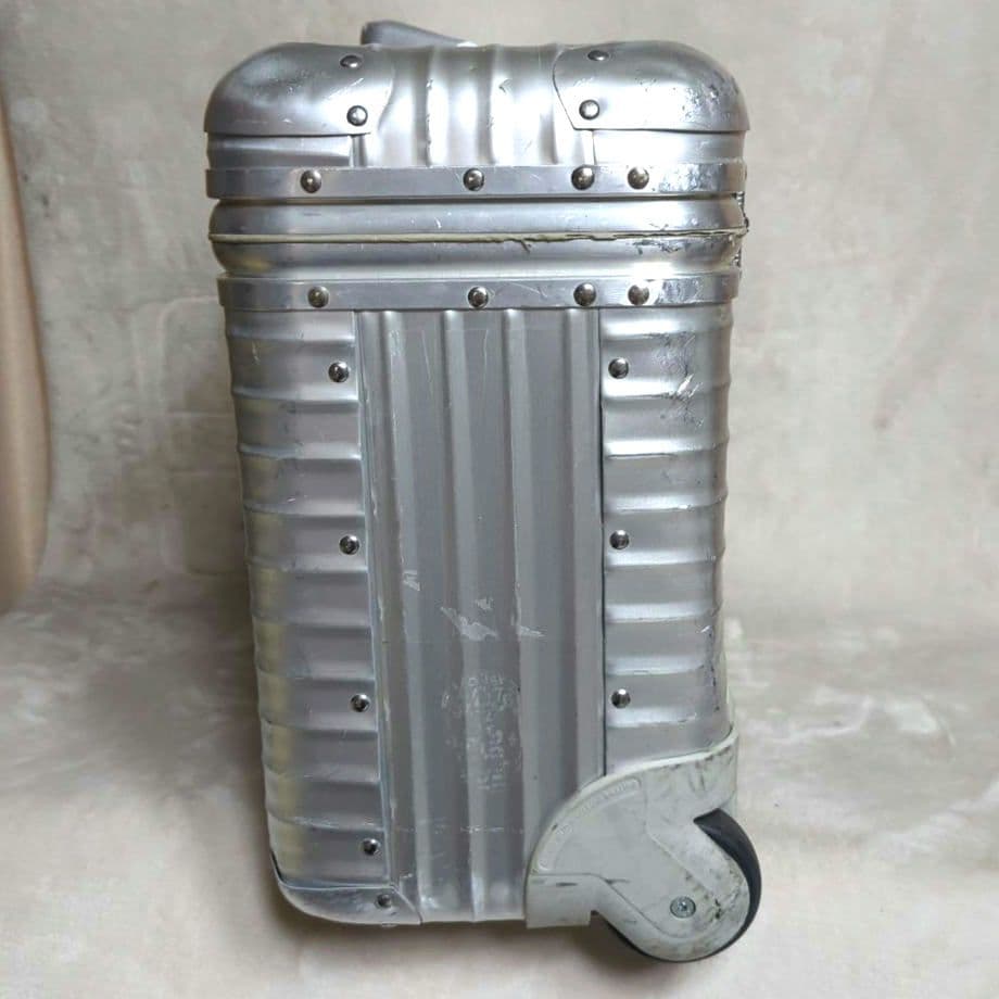 リモワ パイロットキャリーケース アルミ 2輪 トラベルバッグ 廃盤モデル 中古