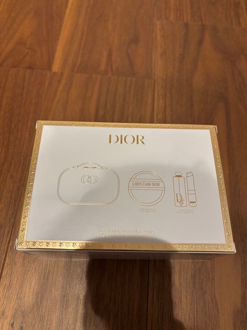 Dior ホリデー　2025