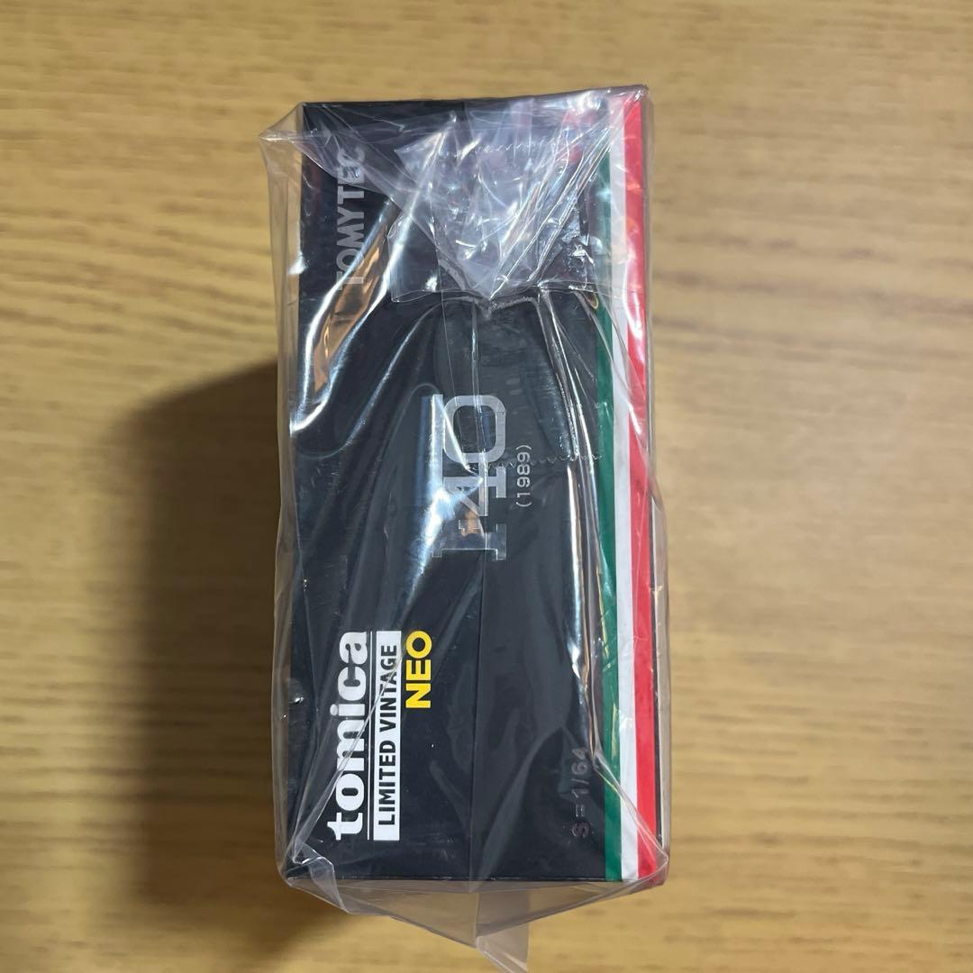 トミカリミテッドヴィンテージNEO フェラーリF40 　未開封新品