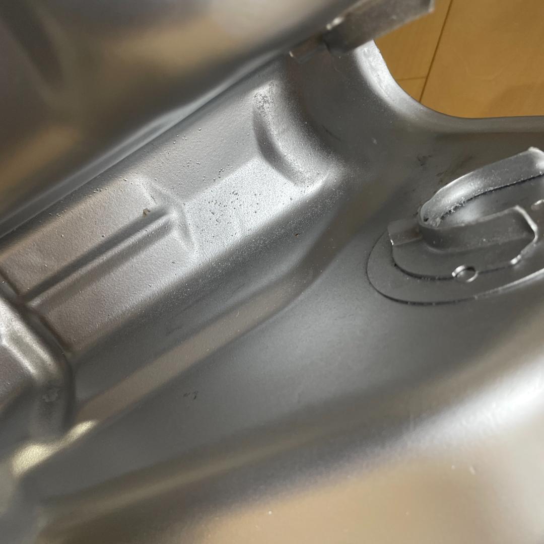 スズキ　グラストラッカー　タンク