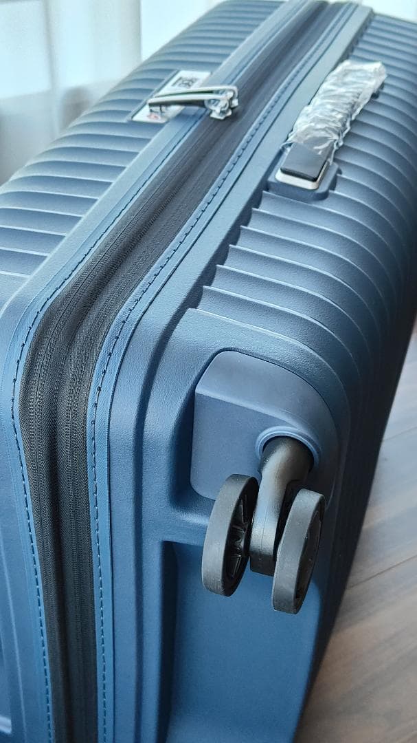 デイトナさん専用　【未使用品】 サムソナイト Mサイズ アップスケープ 軽量