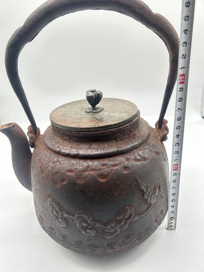 鉄瓶 装飾的な彫刻 容量2500水漏れ無