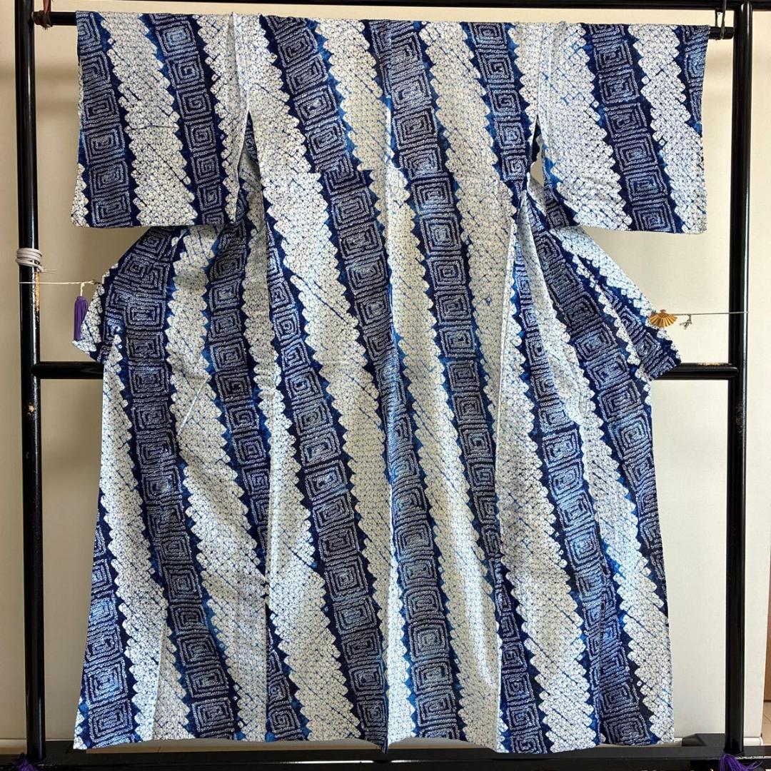 ■E4717■木綿■浴衣■藍染　有松鳴海絞り　斜め縞模様　浴衣■丈153　裄66