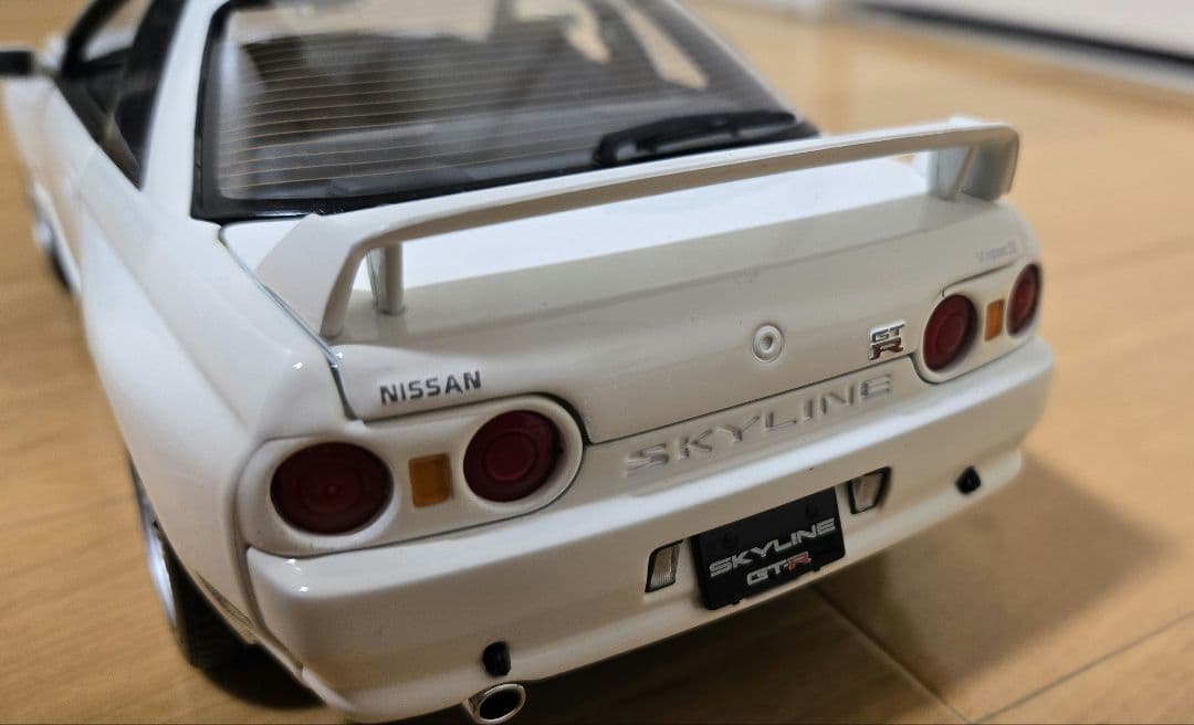 京商 1/18 スカイライン GT-R BNR32 V-SPECⅡ ホワイト