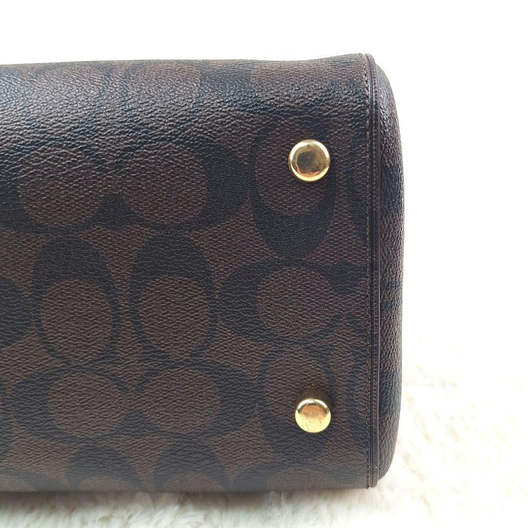 美品　コーチ ローアン サッチェル シグネチャー 2way ショルダーバッグ 赤