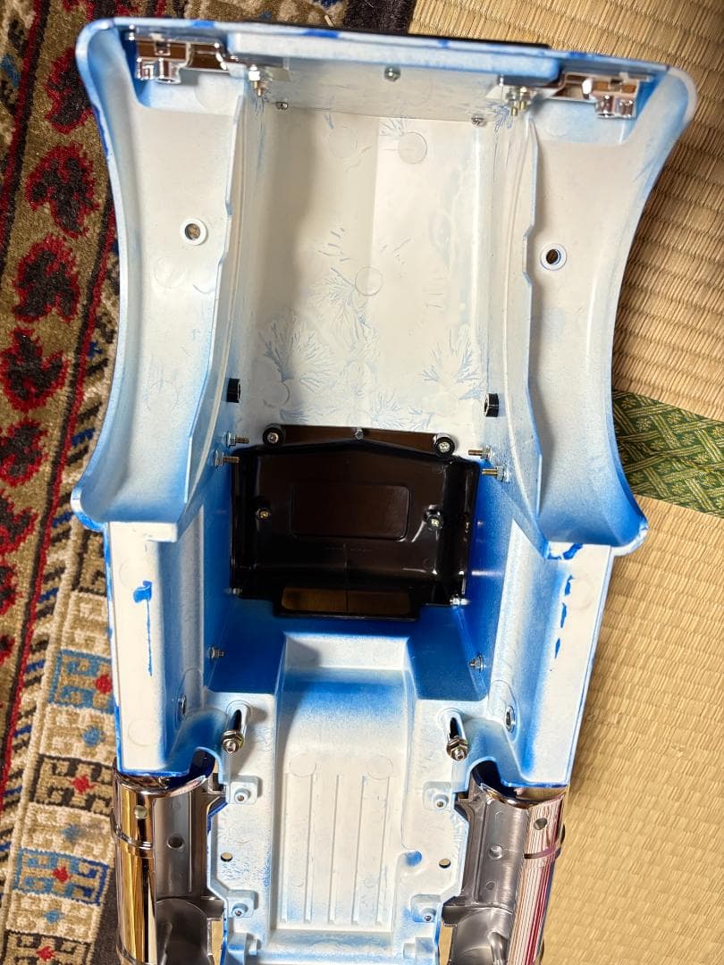 タミヤ 1/10RC 4×4×4 モンスタートラック ブルヘッド 塗装済みボディ