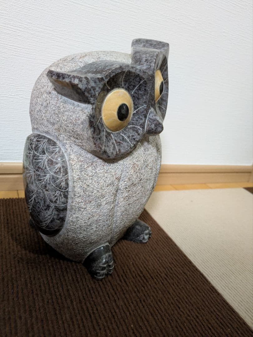 フクロウの石像　置物
