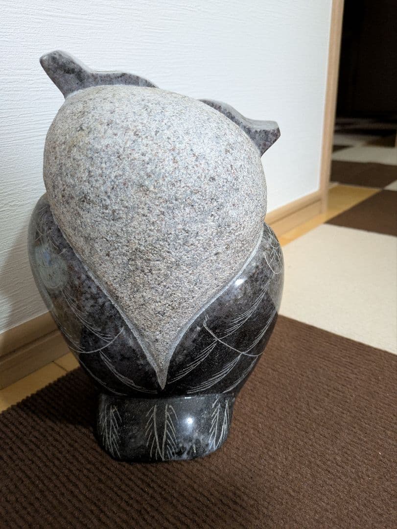 フクロウの石像　置物