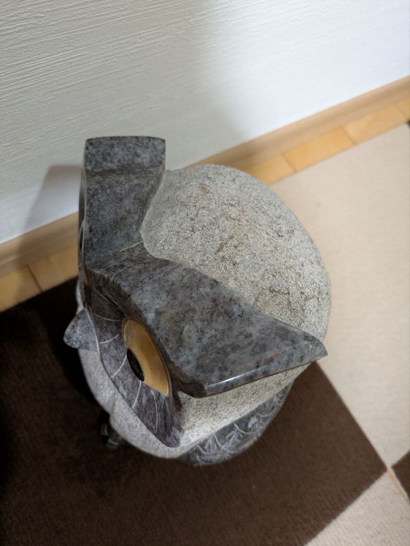 フクロウの石像　置物