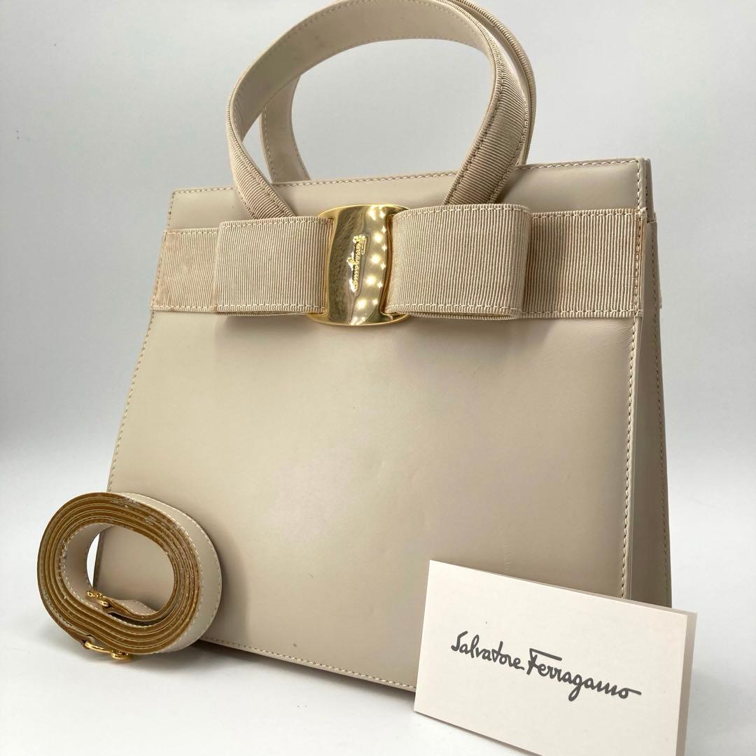 サルヴァトーレフェラガモ ヴァラ 2way レザー ハンドバッグ オフホワイト