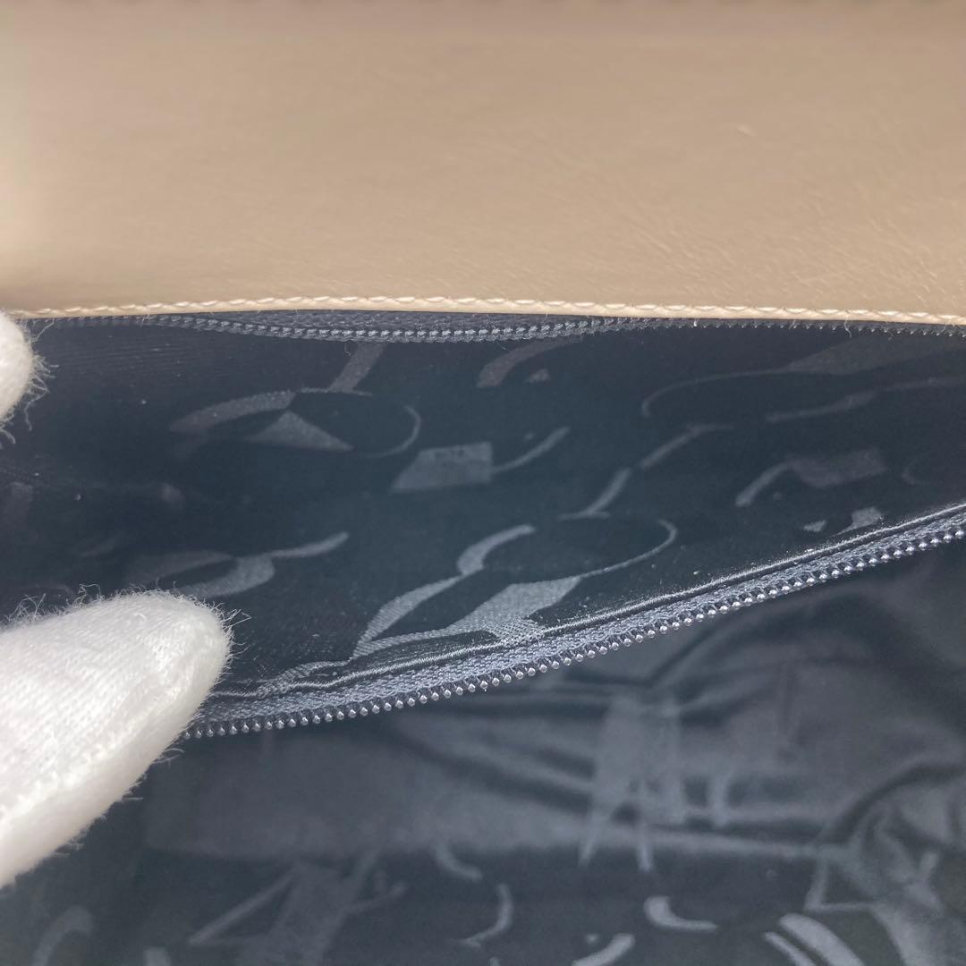 サルヴァトーレフェラガモ ヴァラ 2way レザー ハンドバッグ オフホワイト