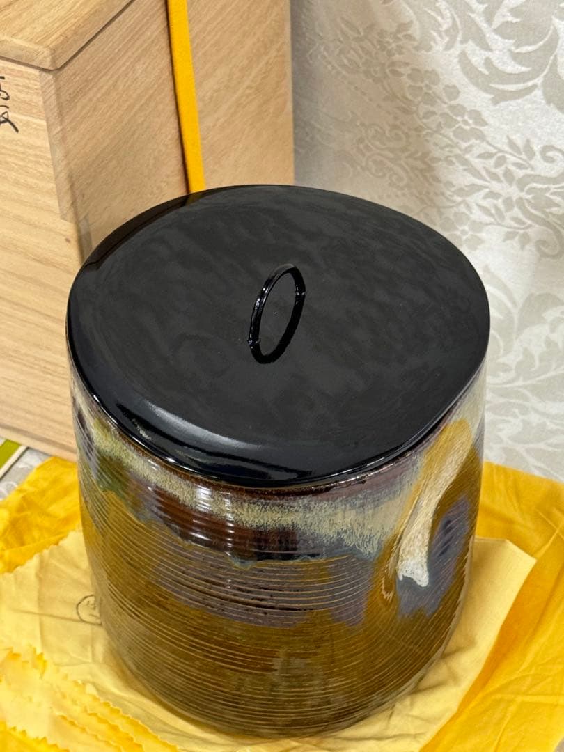高取焼　鬼丸雪山作　半月水指　塗蓋　茶道具