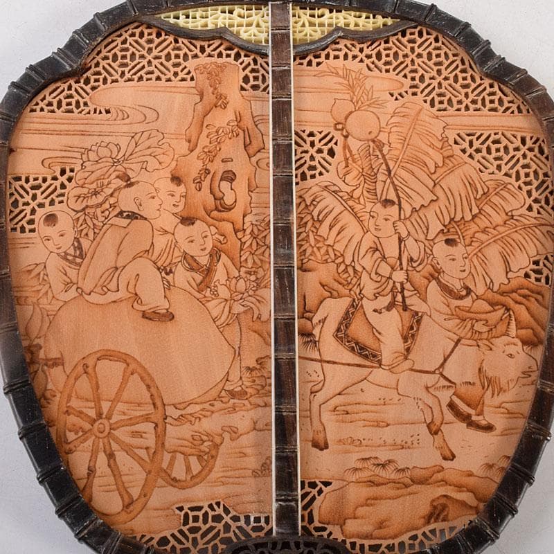 中国　唐木紫檀枠　山水人物彫　檀香宮扇　団扇　証明書付　C　8311