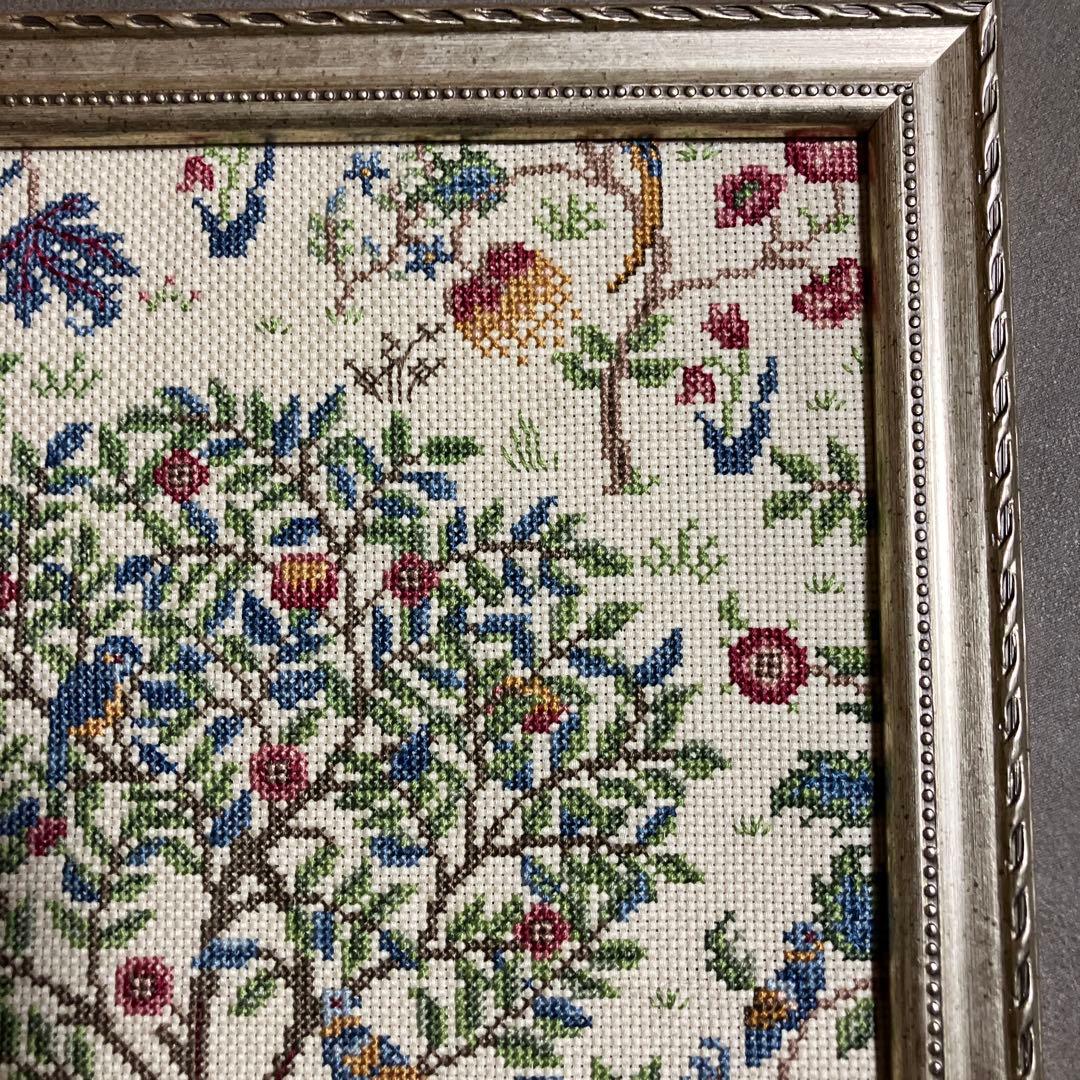 ホビーラホビーレクロスステッチ完成品　ケルムスコットツリー