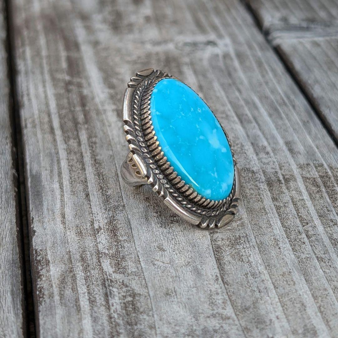 大粒のターコイズリング　インディアンジュエリー