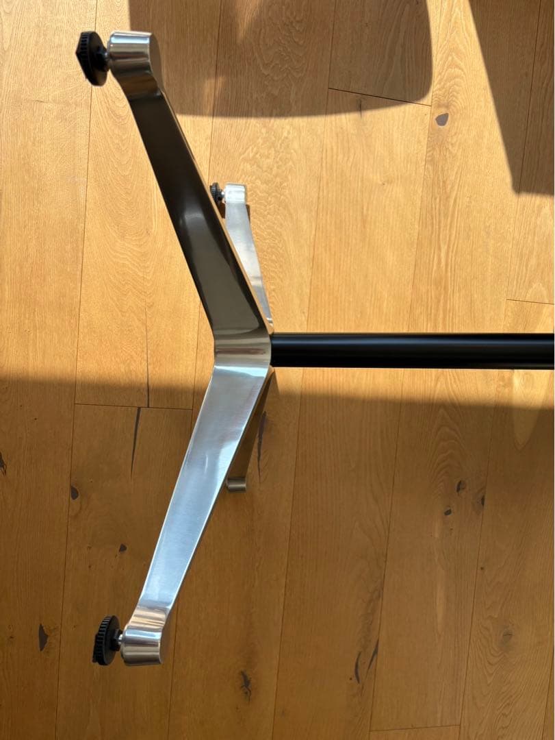 イームズ　テーブル　コントラクトベース　丸テーブル