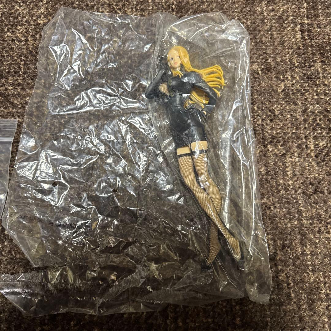 最安値ONE PIECE カリファ フィギュア 2体セット　白未開封