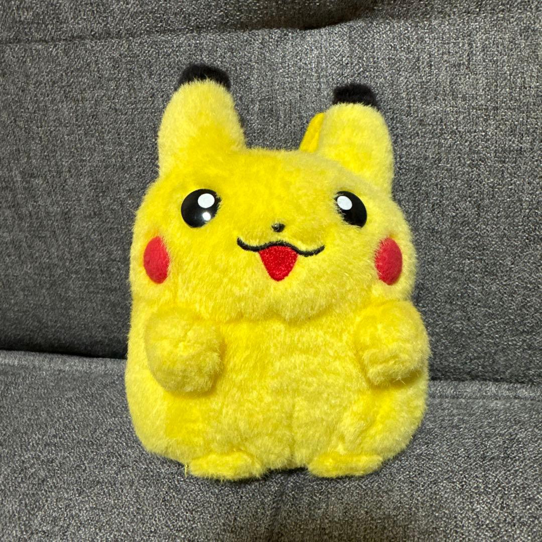 お目目きゅるきゅる　かわいいピカチュウ♡ぬいぐるみ　ポケモンTOMY レトロ