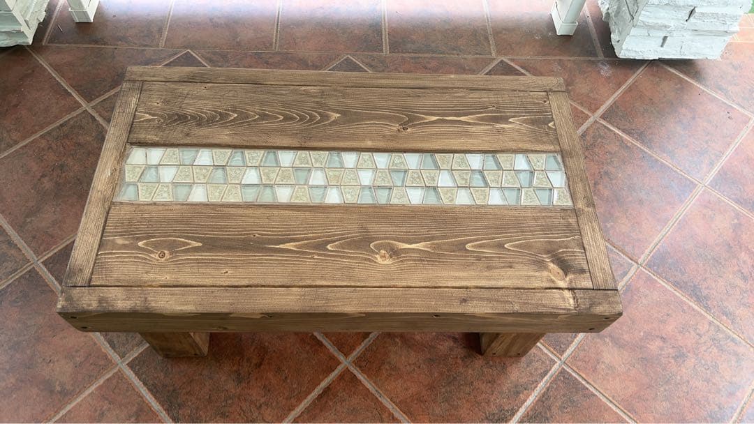 モザイクタイルローテーブル　ナチュラル　ウォルナット塗装