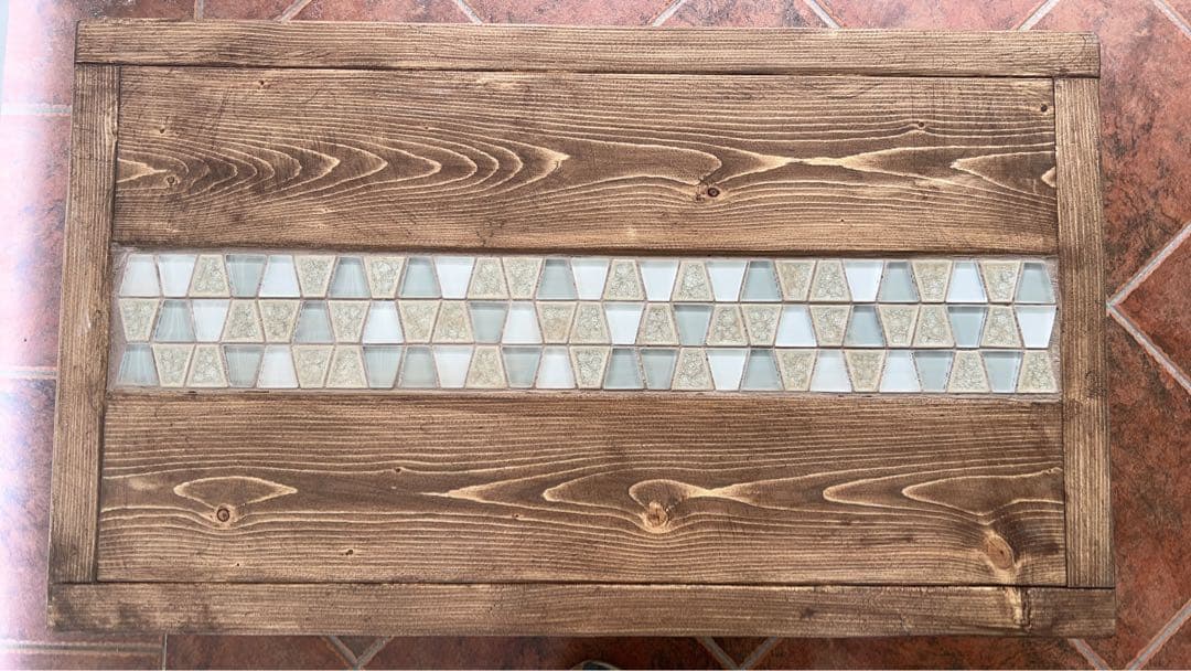 モザイクタイルローテーブル　ナチュラル　ウォルナット塗装