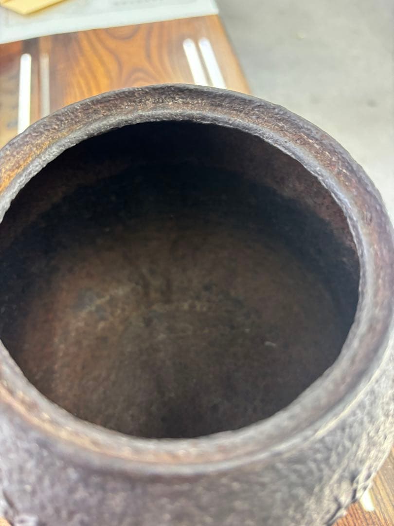 鉄瓶 浮彫り装飾　龍文堂