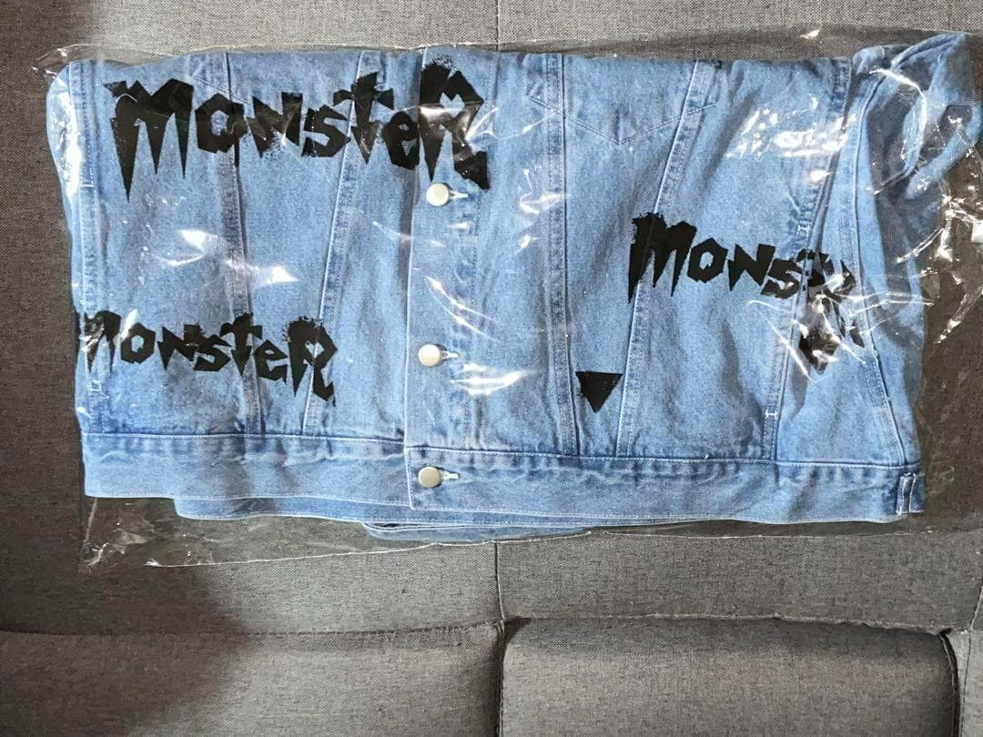 倖田來未　デニムジャケット　『DENIM JACKET -monsteR-』