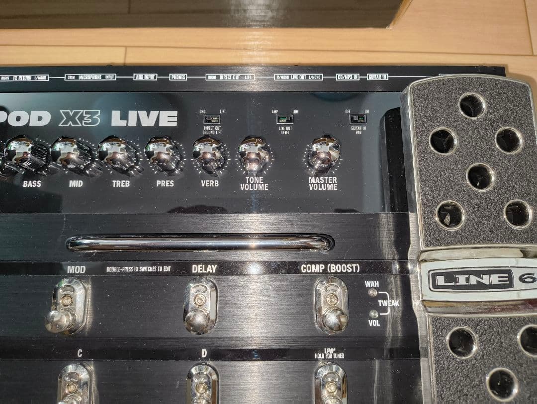 LINE6 POD X3 LIVE 箱、ソフトケース付き