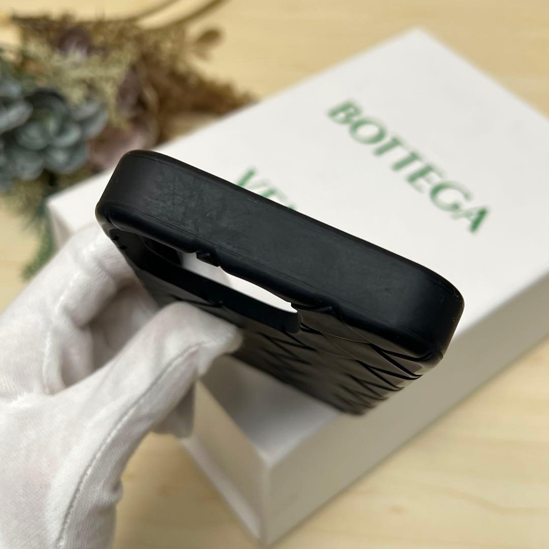 ボッテガヴェネタ iPhone16proケース ブラック イントレチャート