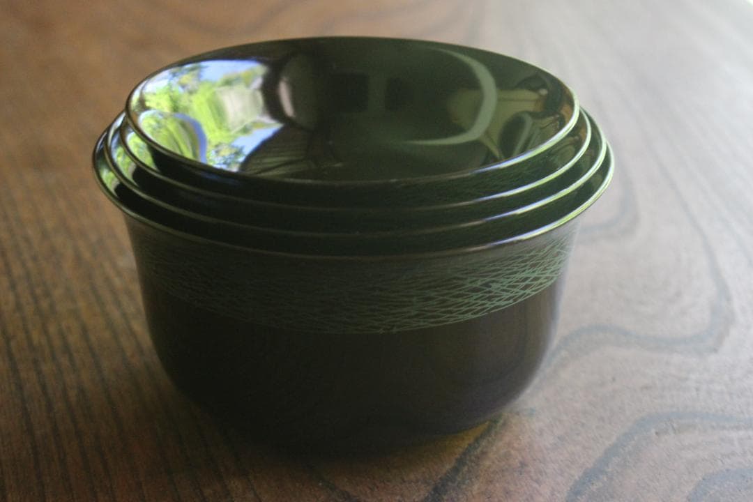 時代逸品！時代黒漆に風情ある青漆松葉蒔絵の映える四つ椀（検京塗懐石道具煮物椀