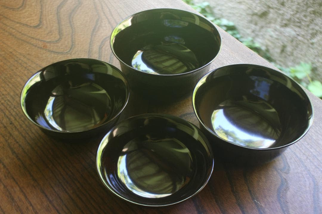 時代逸品！時代黒漆に風情ある青漆松葉蒔絵の映える四つ椀（検京塗懐石道具煮物椀
