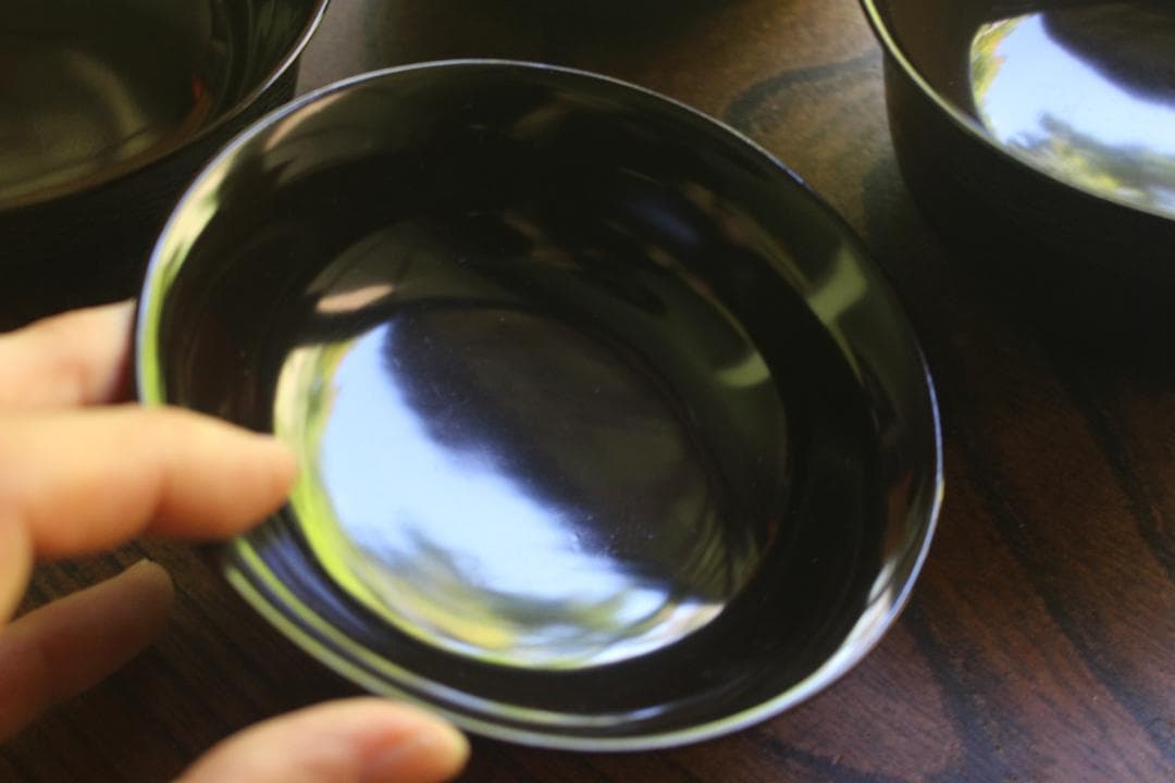 時代逸品！時代黒漆に風情ある青漆松葉蒔絵の映える四つ椀（検京塗懐石道具煮物椀