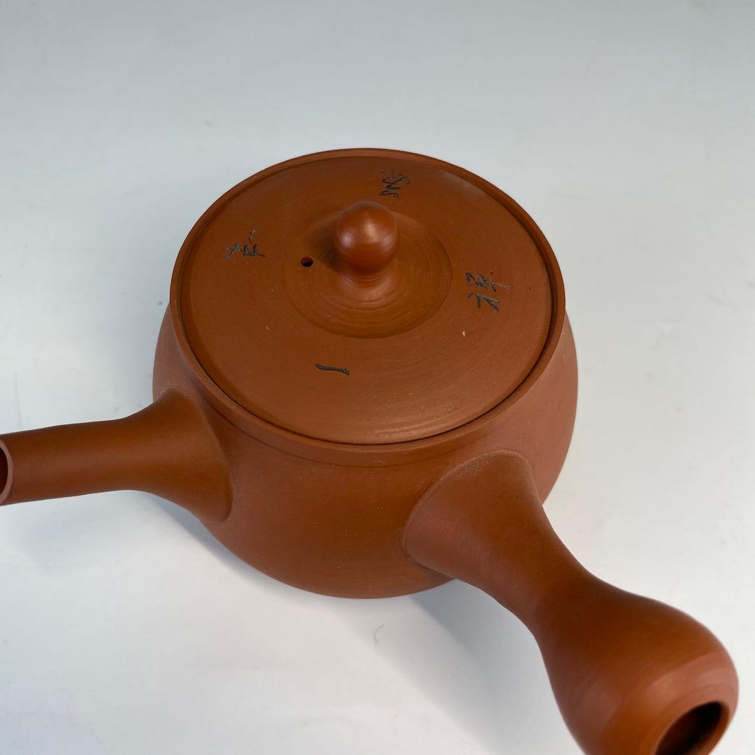 上村洋幸造　石龍朱泥丸型細字彫急須（紙箱）