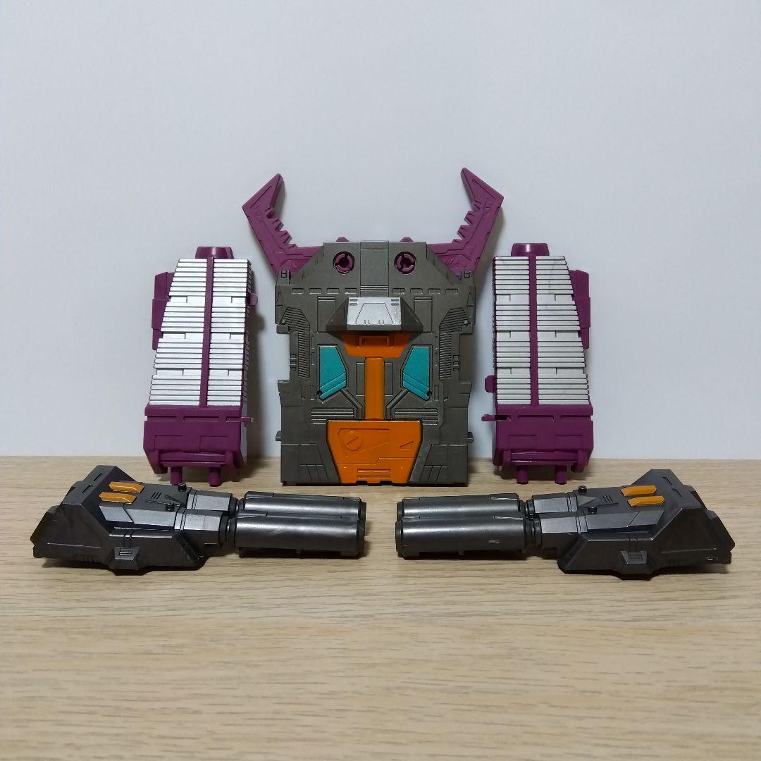 赤*ン様 トランスフォーマー アースライズ ER-10 スコルポノック